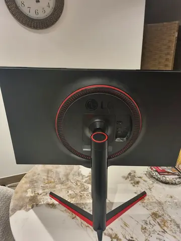 32-inch Gaming Monitor with Red Accents - Good Condition 144 hz 2k