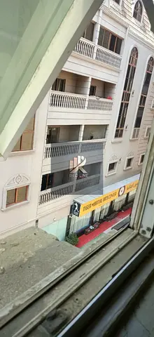للإيجار – غرفة وصالة فرصة مميزة لاستئجار شقة غرفة وصالة في بناية تايجر بمنطقة القليعة، بموقع مناسب وخيارات دفع مرنة، وتناسب الأفراد أو العائلات الباح