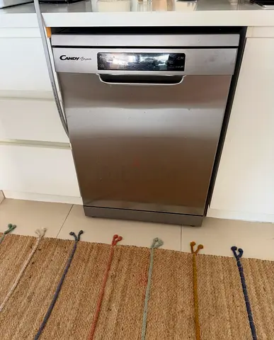 Candy freestanding stainless steel dishwasher - good working condition