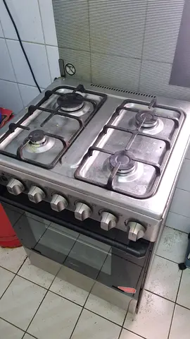Used 4-Burner Free-Standing Gas Stove with Oven - Stainless Steel