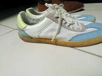 Zara Casual white leather sneakers with pastel blue & yellow accents, size approx 37