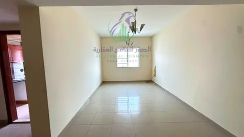 شقة غرفتين وصالة للإيجار السنوي في المجاز 2 الشارقة مع بلكونة وثلاثة حمامات وباركينغ مجاني و12 شيك