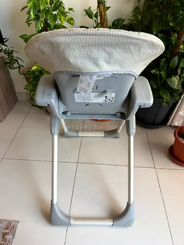 Light grey baby high chair / feeding chair - good condition