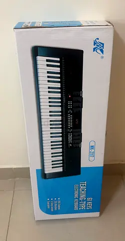 61-Key Electronic Keyboard - Teaching Type (New in Box)