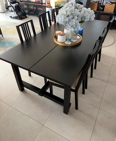Ikea extendable Dinning Table 6-8 Seats with 6 Chairs