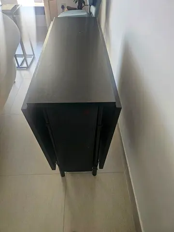 Foldable dining table