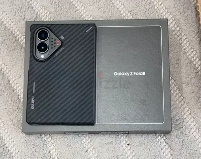 Samsung Galaxy Z Fold8 512GB with Magnetic Aramid fiber case and extra screen protector.