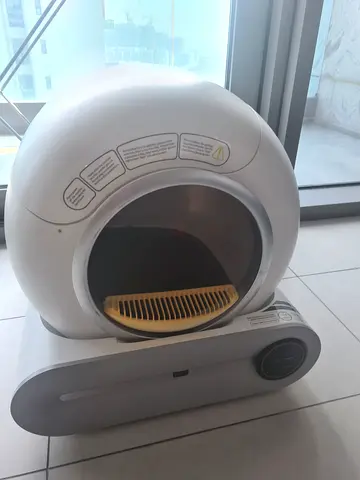 Cat litter tray - self cleaning