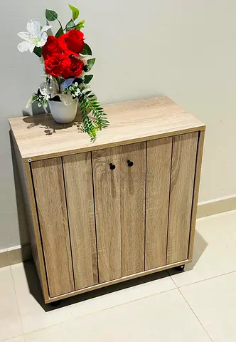 Compact wooden shoe storage cabinet with double doors - light oak finish