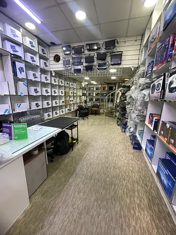 Commercial Shop with Mezzanine Office & Store in Deira