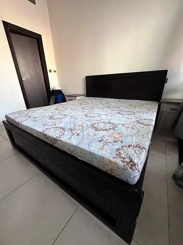 Wooden double bed king size bed - dark brown, very good condition