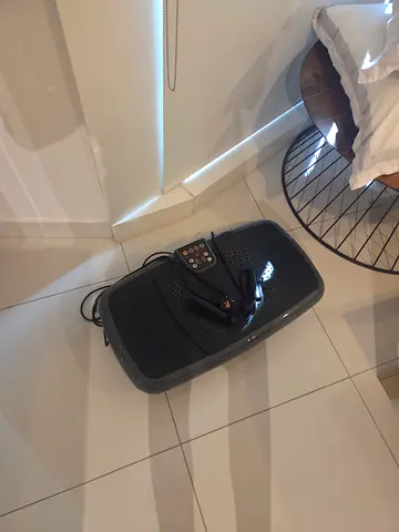 Used whole-body vibration plate machine with remote