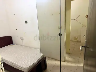 SPACIOUS N CLEAN ROOM FOR RENT