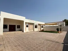 4Br Villa Within Community with Own Entrance Yard