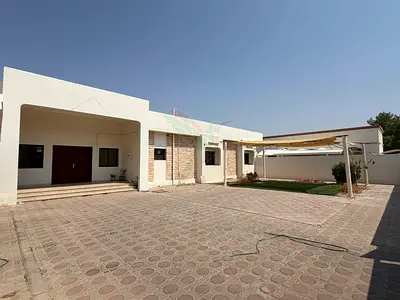 4Br Villa Within Community with Own Entrance Yard
