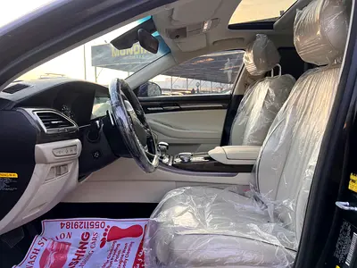 2017 Genesis G90 — миниатюра 13