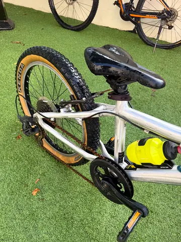 Kids Scott’s 20-inch Mountain Bike - Silver frame with water bottle holder