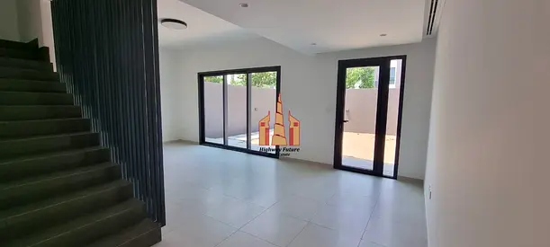 MIDDLE TOWNHOUSE NOW AVAILABLE FOR SALE JUST IN 2.3 M !!!!