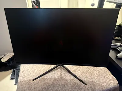 100hz 27-inch gaming monitor with slim bezels with built in speakers (good condition)