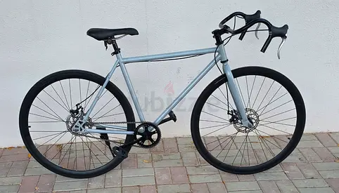 Single-speed/fixed-gear urban road bike - lightweight frame, disc brakes