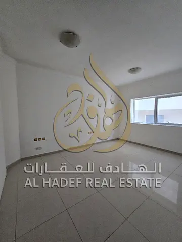 غرفتين وصالة للإيجار في التعاون | 42 ألف | حمامان ومساحة ممتازة وموقع مميز للإيجار السنوي في الشارقة – منطقة التعاون.