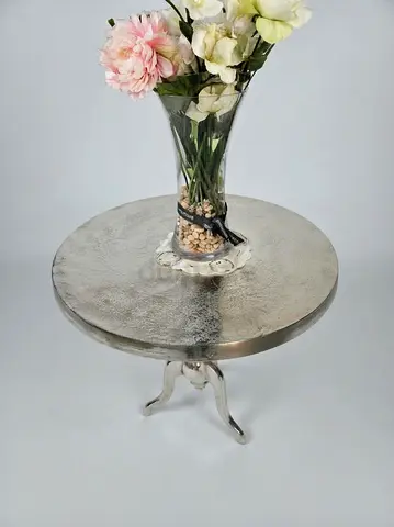 Elegant foyer table