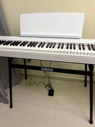 Yamaha L6 Piano Stand