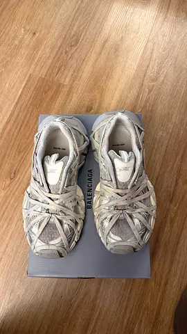 Balenciaga extreme laces - Size 44, Light Grey (Pre-owned)