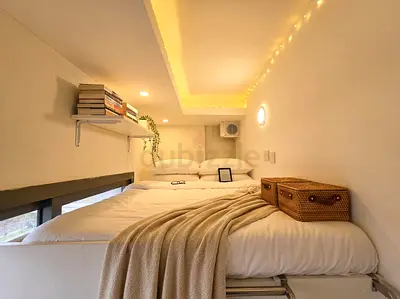 "Premium Partition Room Near Circle Mall JVC with Window"