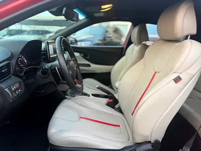 صورة 8 لـ 2019 Hyundai VELOSTER