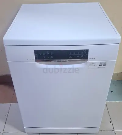 Bosch series 6 dishwasher 3rick latest model same like new condition With WiFi system