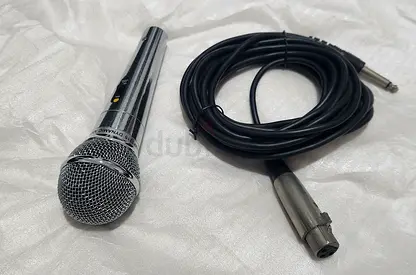 Shure-style Dynamic Vocal Microphone with XLR to 1/4" Cable