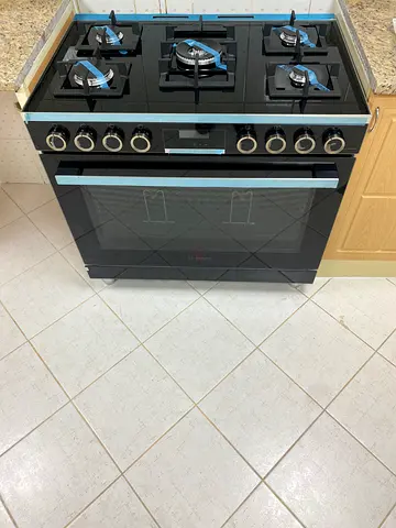 Brand New premium Bosch Series 8 Gas Range (90x60 cm) – Premium Black Glass FREE DELIVERY +WARRENTY