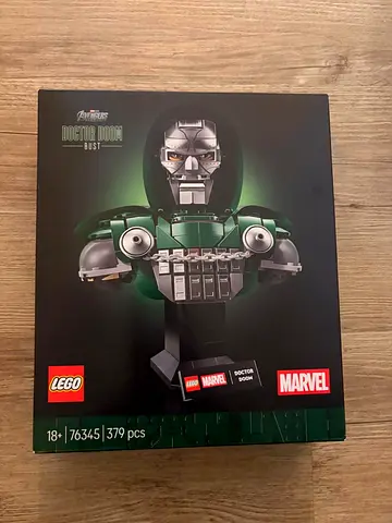 BARGAIN BRAND NEW LEGO 76345 MARVEL DOCTOR DOOM BUST