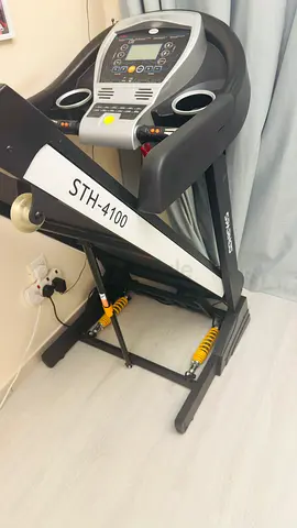 Used STH-4100 Folding Treadmill - excellent Condition