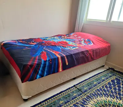 سرير مميز للبيع