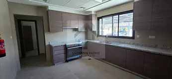 3bed / corner/ brand new/ ready to move