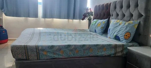 Hotal style 2 singke beds with 4 mattresses it can be separated and can be set together ...