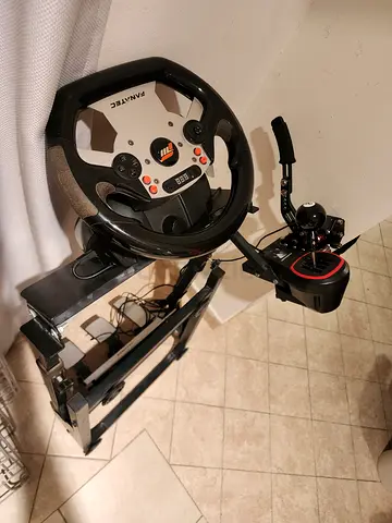 Fanatec racing wheel with pedals and handbrake - sim setup (used)