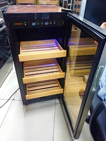 Humidor cigar fridge for sale in excellent condition