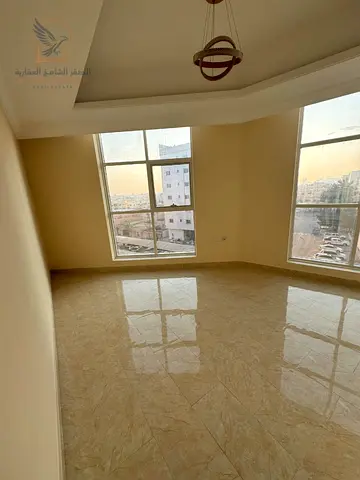 للإيجار السنوي 3 غرف وصالة واسعة الروضة 2 عجمان شقة مميزة بمساحات واسعة وتصميم عملي في الروضة 2 ضمن موقع حيوي مقابل كنز مول وقريب من مطعم ليالي بيروت