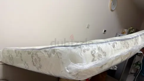 Single mattress (new, wrapped in plastic) - good condition