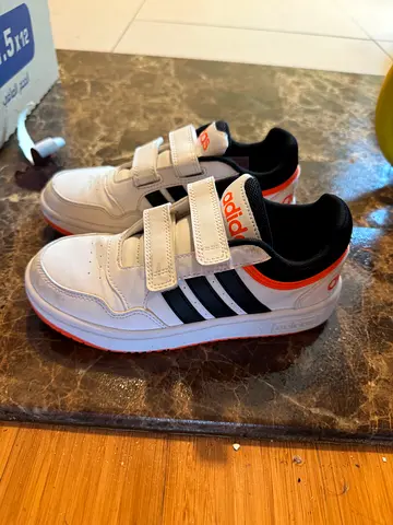 Kids adidas shoes 34 eu