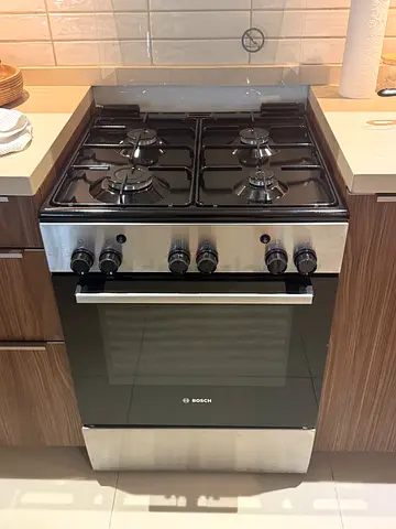 Bosch Freestanding Gas Cooker – 4 Burners + Gas Oven | 60cm | Excellent Condition