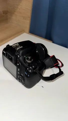 Canon EOS 2000D DSLR + 18-55mm Lens | Excellent Condition