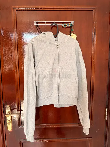 H&m grey cropped zipup hoodie