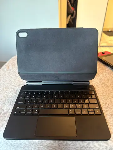 Wireless Bluetooth Keyboard Case for iPad (with cover) - Good Condition
