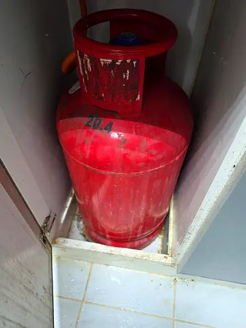 Red LPG Gas Cylinder - Used (Good Working Condition)