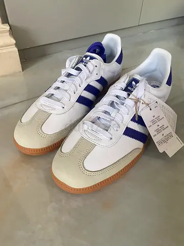 Adidas Samba OG in white/purple with gum sole