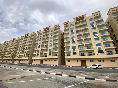 استوديو جاهز للسكن الفوري في مبني b8 السعر شامل رسوم التسجيل والملكية وNOC